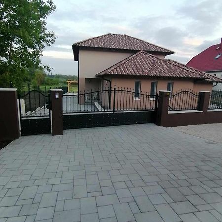 Villa Leona Gyenesdiás Exterior foto